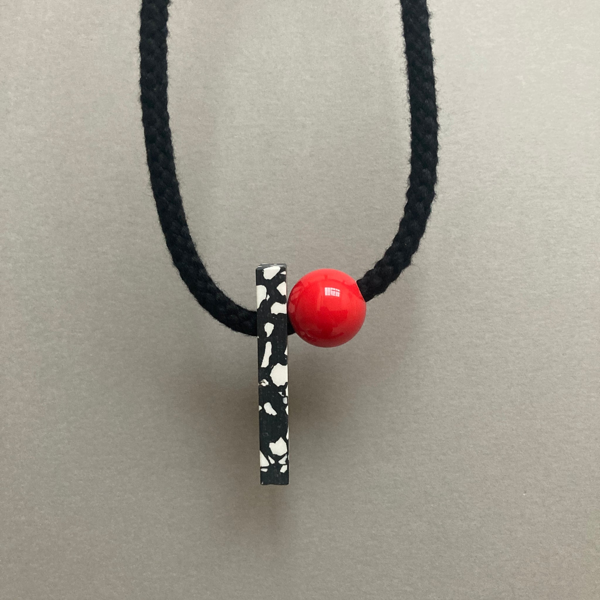 one-off necklace speckled and red